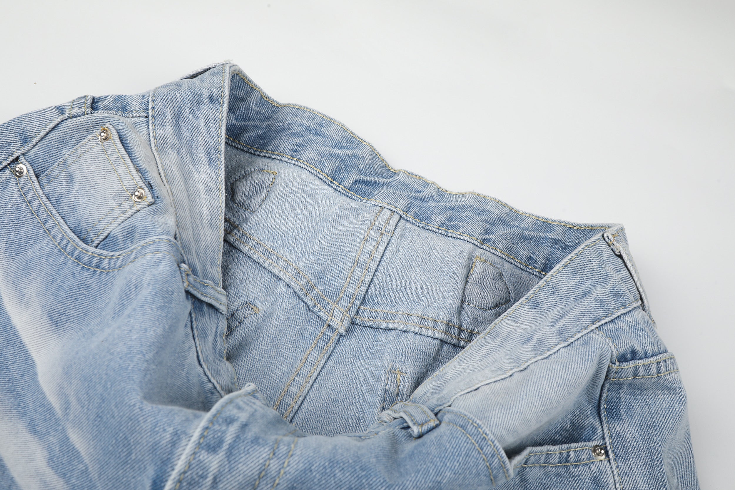 DONOTLOGO Urban Edge Collection | Unisex Relaxed Fit Denim Jeans | Bold Rivet Pocket Detail & Vintage Wash Finish with Classic Cotton Denim Fabric
