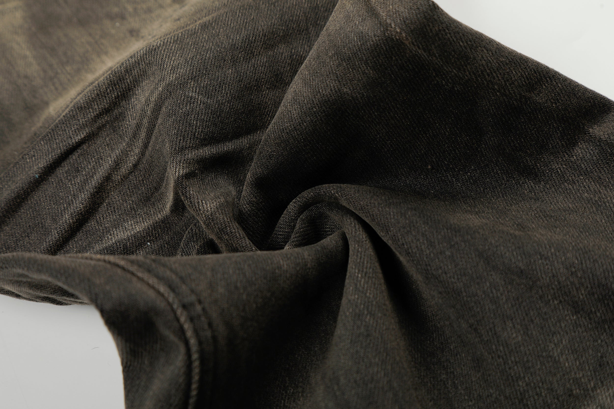 DONOTLOGO Urban Heritage Collection | Unisex Oversized Oil-Washed Denim | Retro Aesthetic High-Rise Wide-Leg Bottoms with Authentic 3D Pleat Detail 设计亮点：