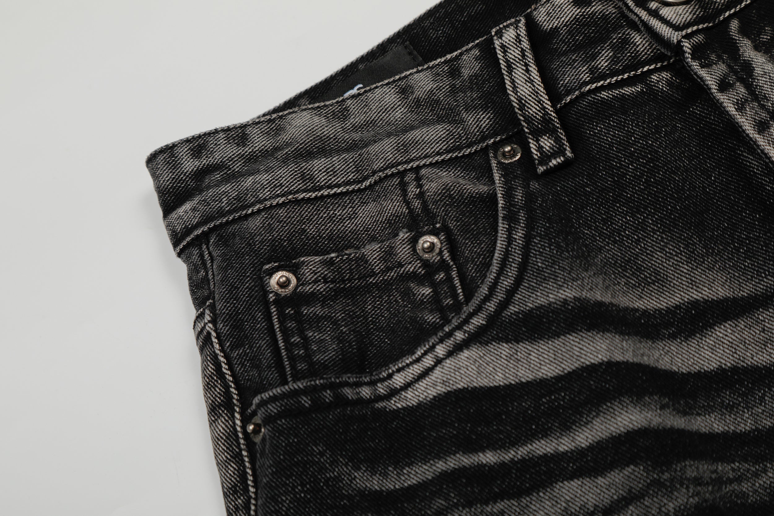DONOTLOGO Urban Heritage Collection | Unisex Oversized Cat Whisker Denim | Retro Aesthetic High-Rise Wide-Leg Bottoms with Authentic Fade Detail