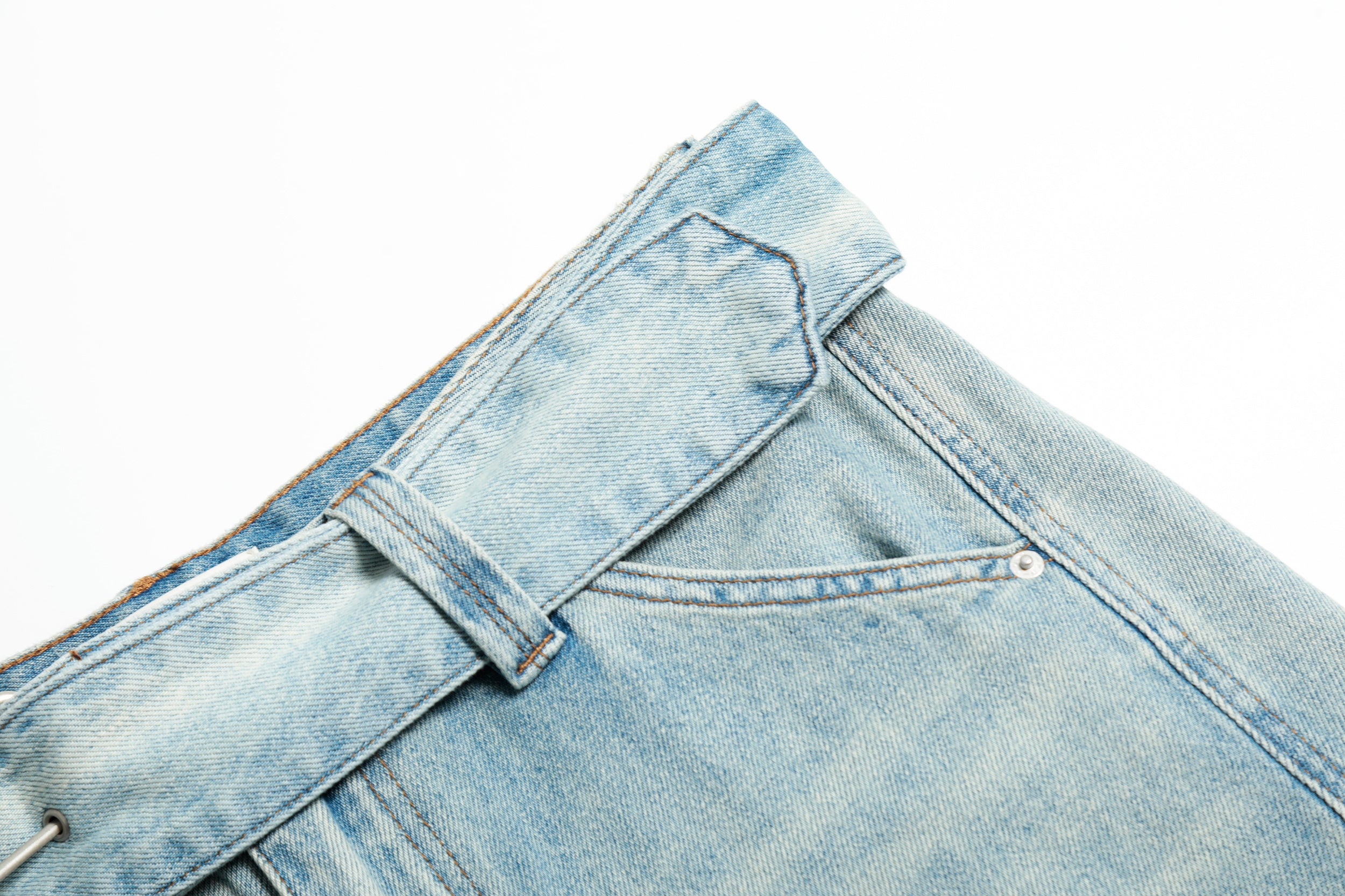 DONOTLOGO Urban Heritage Collection | Unisex Oversized Cropped Denim | Retro Aesthetic High-Rise Wide-Leg Bottoms with Authentic Fade Detail