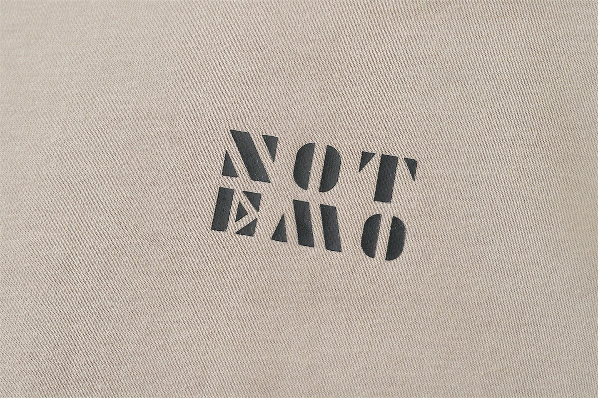 Unisex Street-Style Crewneck Pullover with Cracked Letter Print