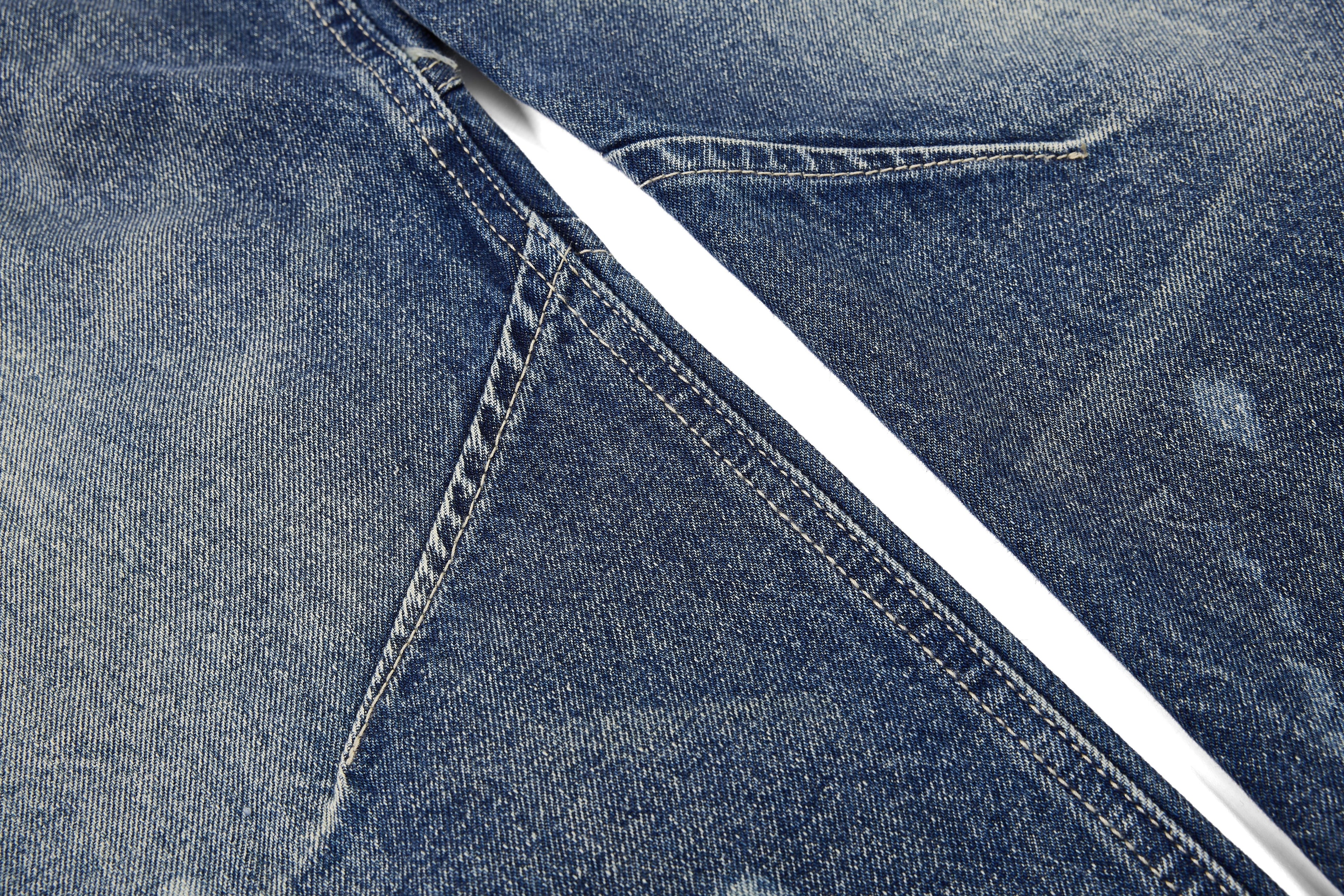 Unisex Eyelet Splashed Design Denim Jeans