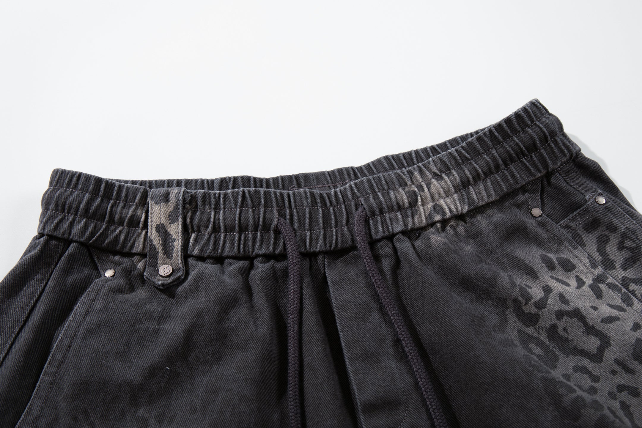 Unisex Trendy Streetwear Leopard-Print Gradient Distressed Curved-Leg Jeans