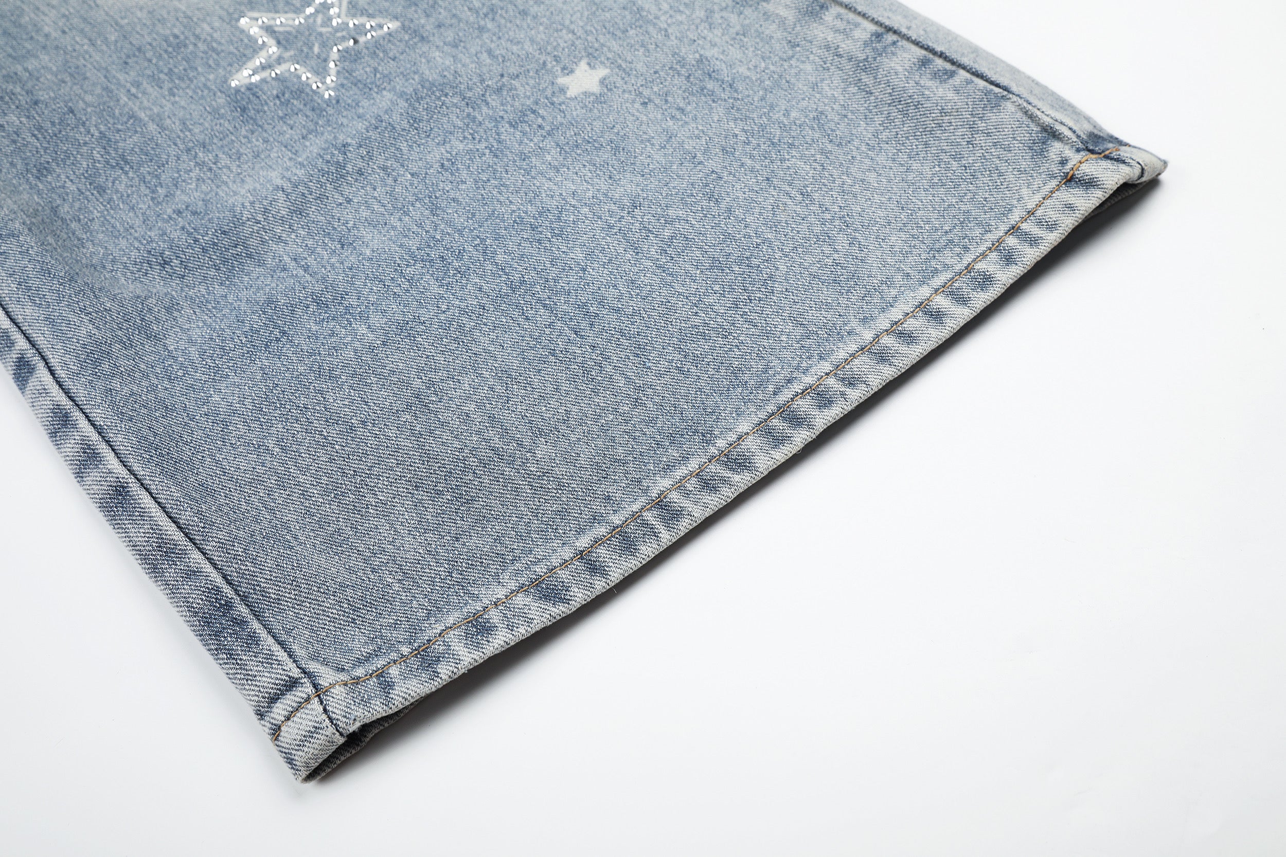 DONOTLOGO Urban Edge Collection | Unisex Relaxed Fit Denim Jeans | Bold Star Embroidery & Ripped Wash Finish with Classic Cotton Denim Fabric