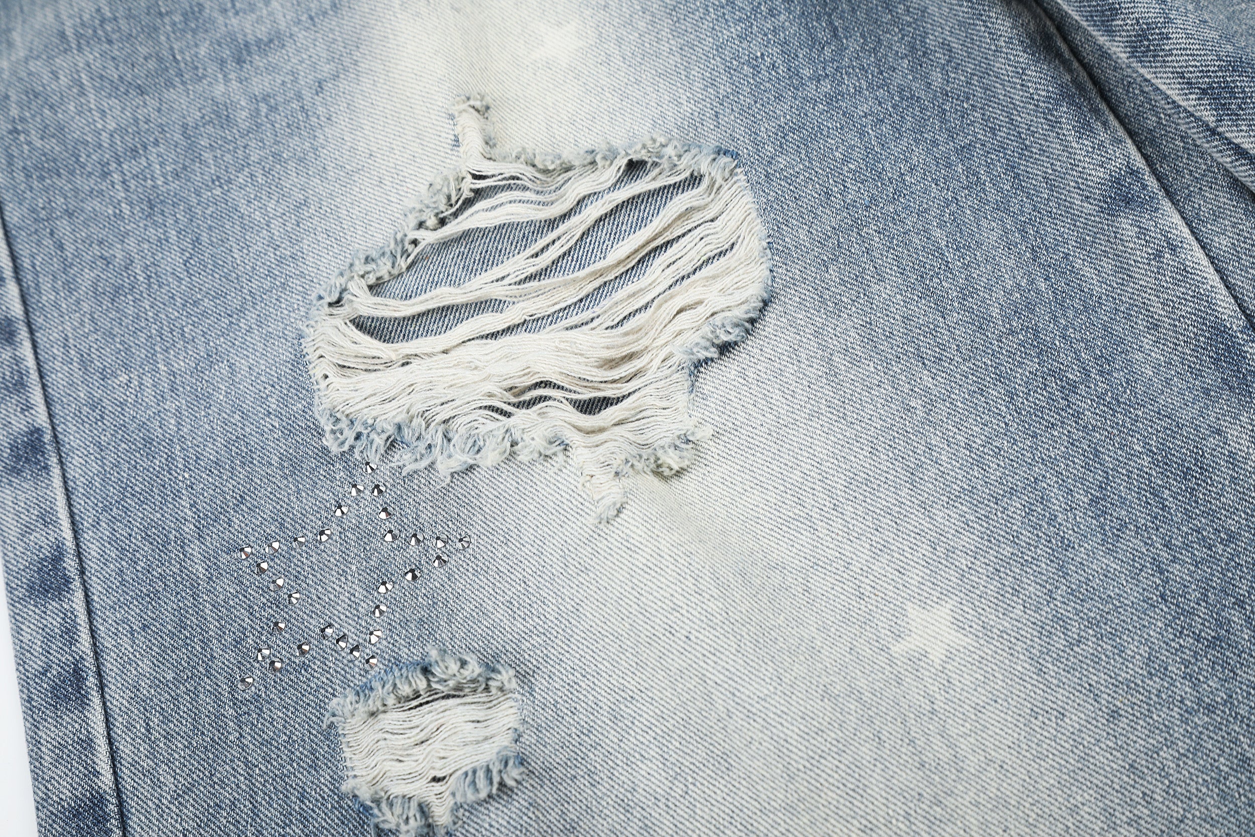 DONOTLOGO Urban Edge Collection | Unisex Relaxed Fit Denim Jeans | Bold Star Embroidery & Ripped Wash Finish with Classic Cotton Denim Fabric