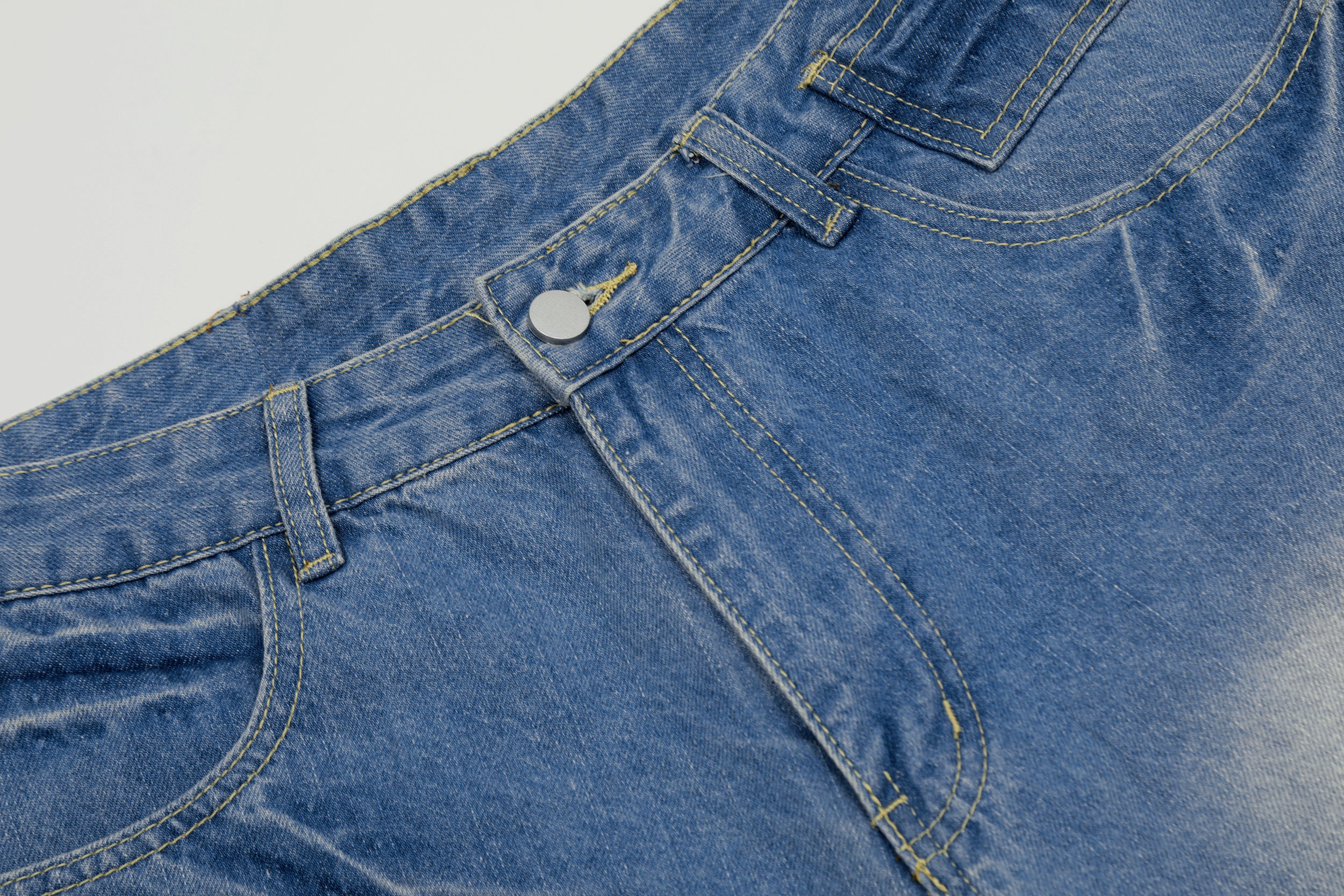DONOTLOGO Vintage Washed Wide-Leg Denim Shorts | Unisex Baggy Capris | Retro American Style 7/8 Length Jeans