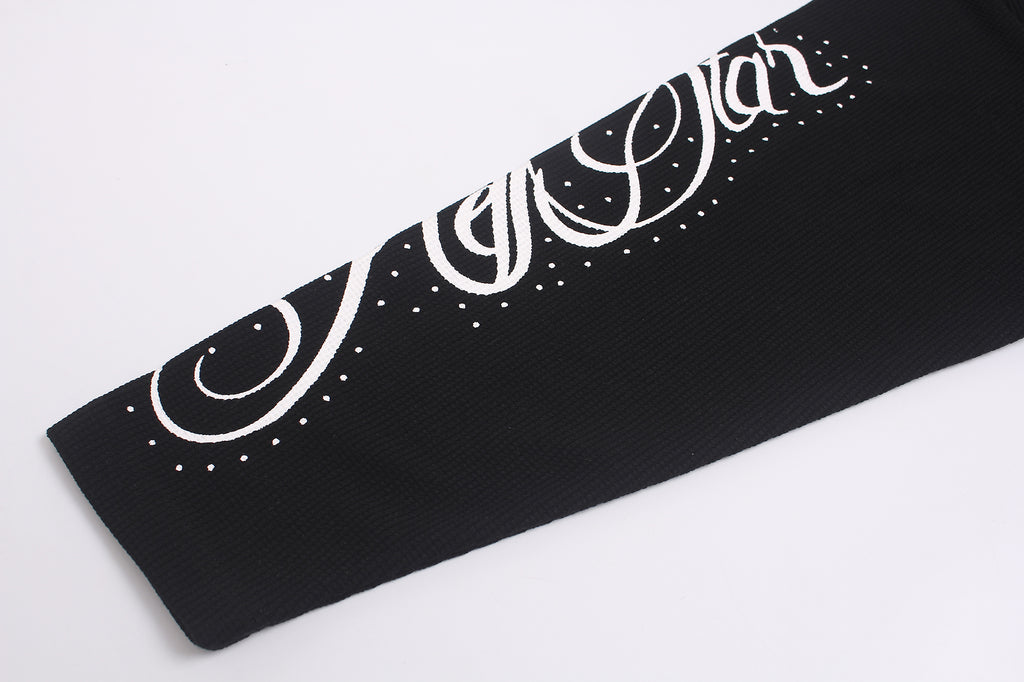 DONOTLOGO Urban Streetwear Collection | Unisex Relaxed Silhouette Tee | Bold Graffiti Motif & Soft Waffle Knit Fabric
