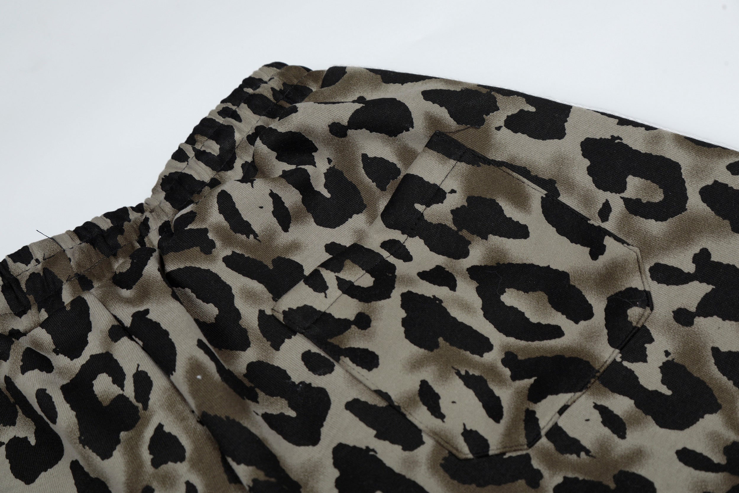 DONOTLOGO Urban Streetwear Collection | Unisex Relaxed Fit Sweatpants | Bold Leopard Motif & High-Waist Silhouette with Breathable Cotton Blend