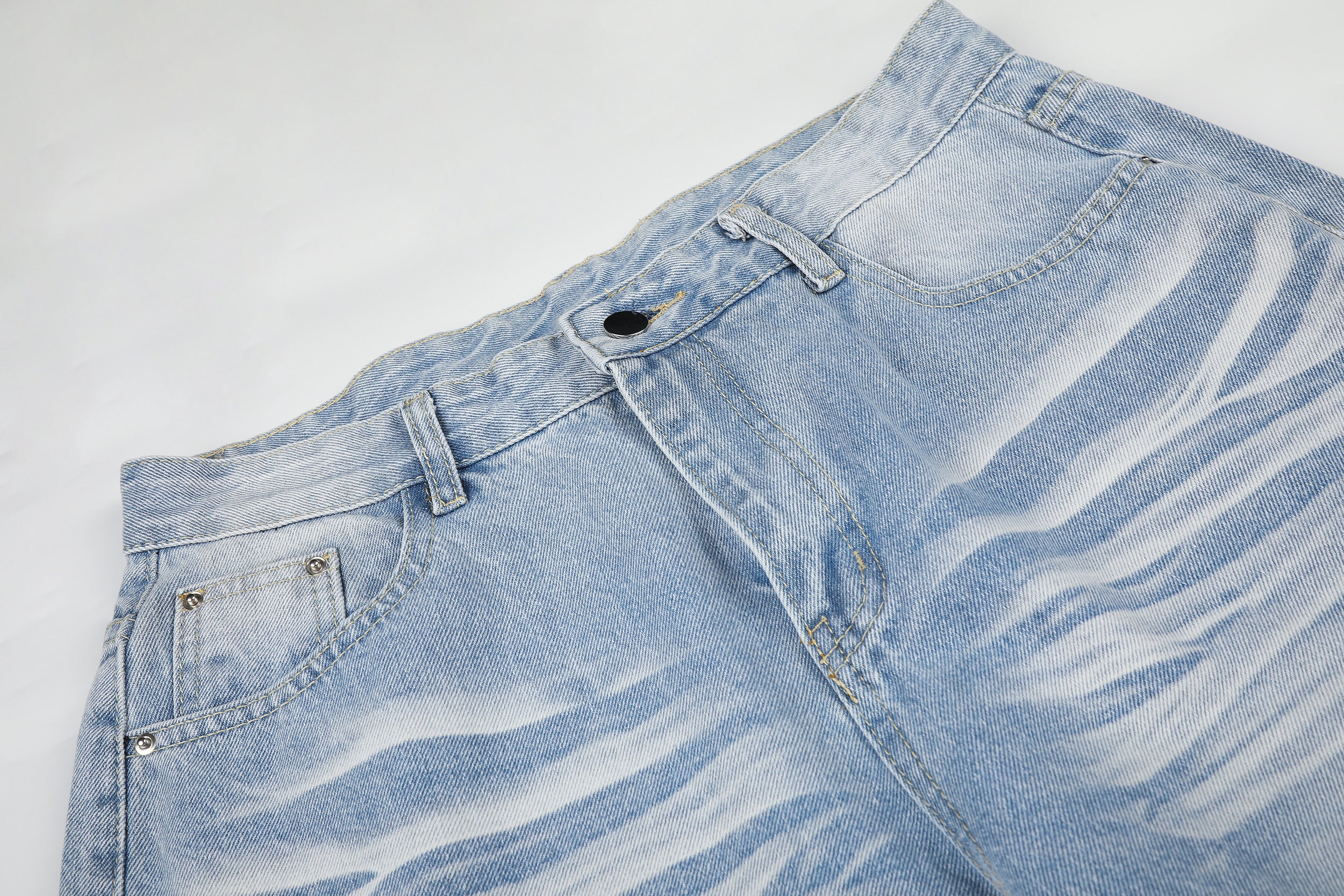 DONOTLOGO Urban Edge Collection | Unisex Relaxed Fit Denim Jeans | Bold Rivet Pocket Detail & Vintage Wash Finish with Classic Cotton Denim Fabric