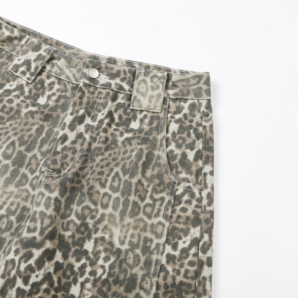 DONOTLOGO Retro Leopard Baggy Denim Shorts | Unisex Y2K Wide Leg Trousers with Bold Animal Print | High Street Relaxed Fit Bottoms