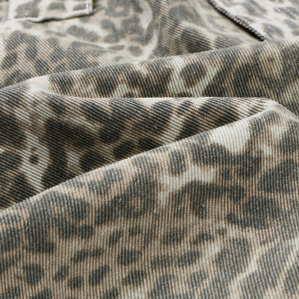 DONOTLOGO Retro Leopard Baggy Denim Shorts | Unisex Y2K Wide Leg Trousers with Bold Animal Print | High Street Relaxed Fit Bottoms