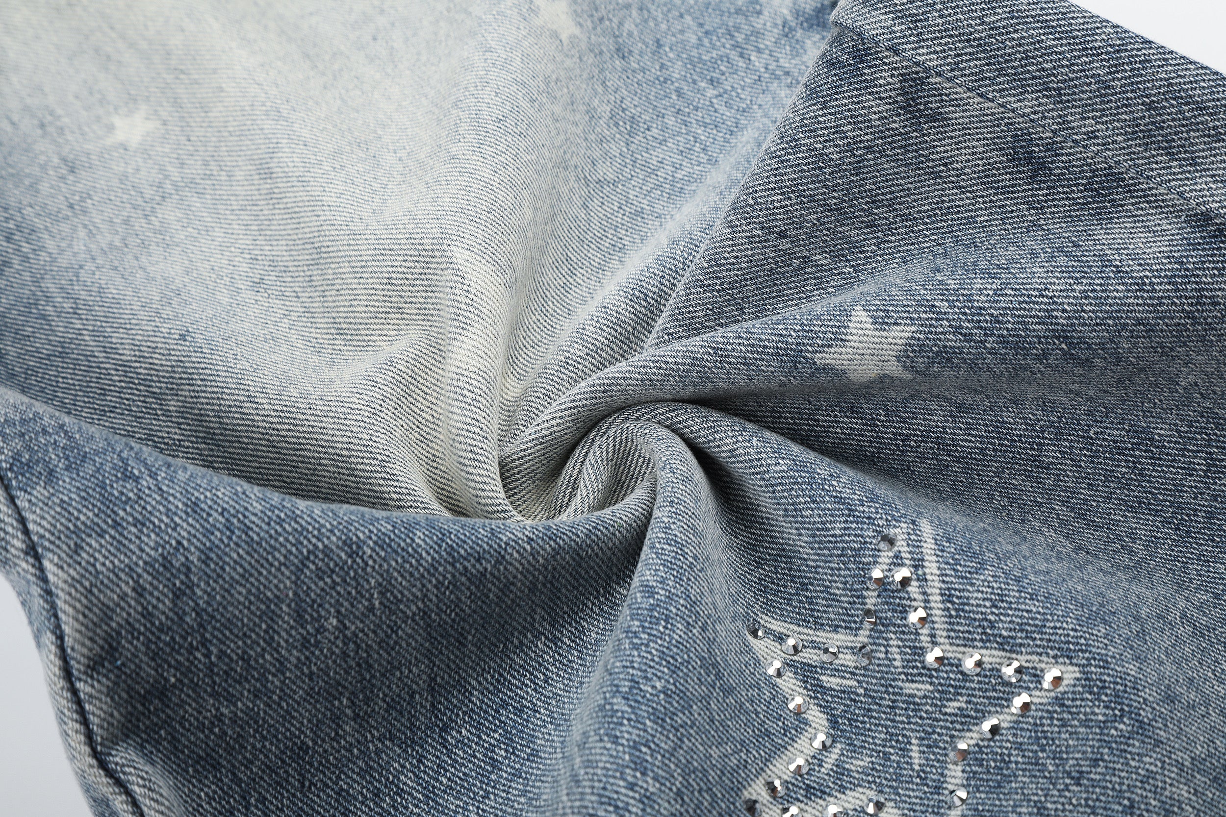 DONOTLOGO Urban Edge Collection | Unisex Relaxed Fit Denim Jeans | Bold Star Embroidery & Ripped Wash Finish with Classic Cotton Denim Fabric