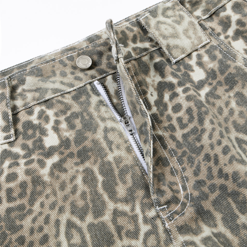 DONOTLOGO Retro Leopard Baggy Denim Shorts | Unisex Y2K Wide Leg Trousers with Bold Animal Print | High Street Relaxed Fit Bottoms
