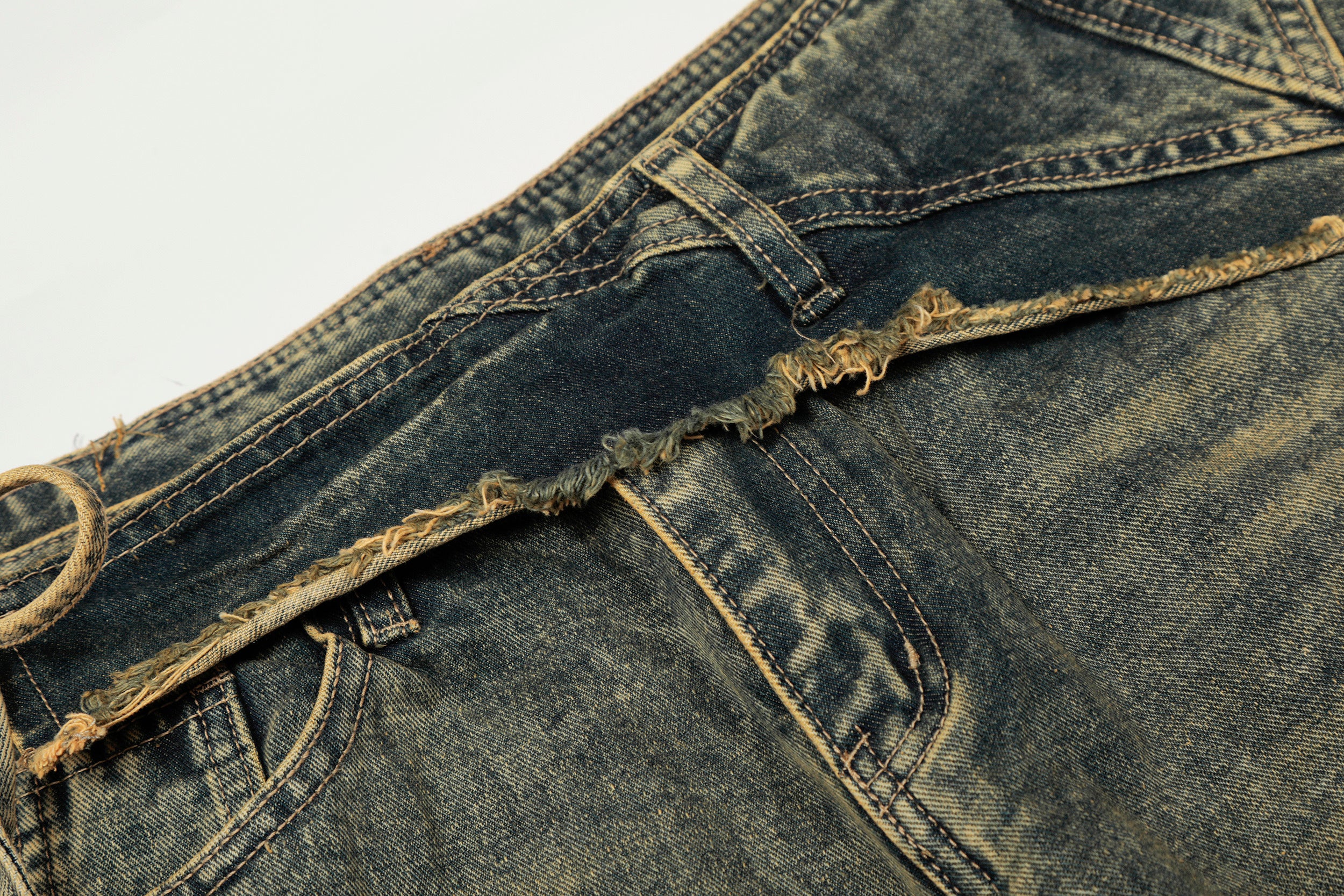 DONOTLOGO Unisex Vintage Washed Wide-Leg Jeans | Mud-Dyed Look, Distressed Detail | High-Waist Loose Fit Streetwear