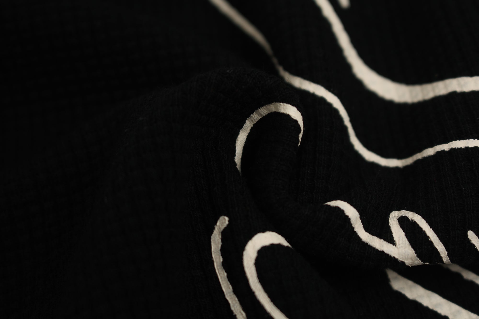DONOTLOGO Urban Streetwear Collection | Unisex Relaxed Silhouette Tee | Bold Script Motif & Soft Waffle Knit Fabric