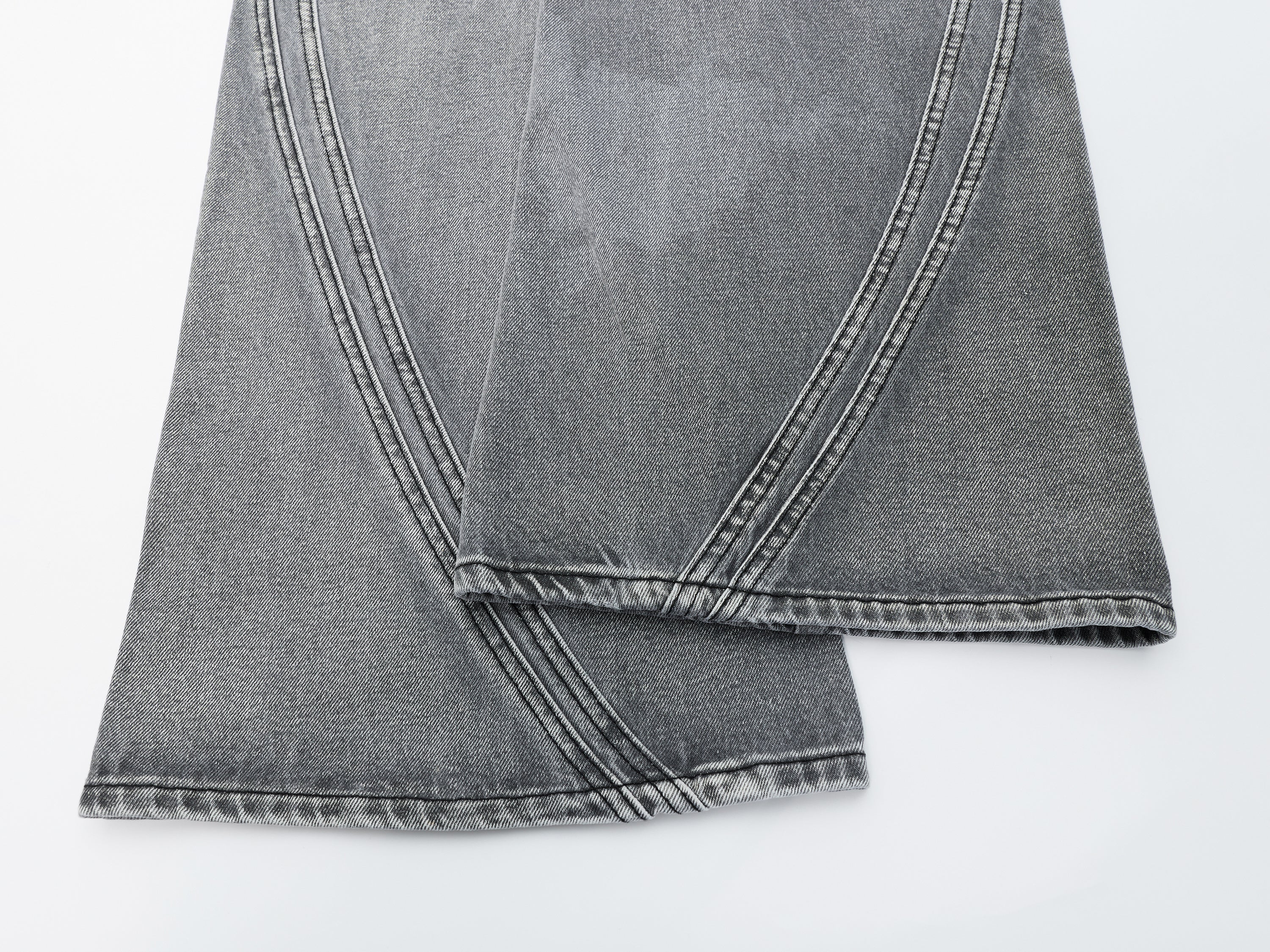 DONOTLOGO Oversized Grey Wash Denim Jeans - Unisex Baggy Trousers with Asymmetrical Seam Design - Edgy Streetwear Bottom with Wide Leg Silhouette & Raw Hem