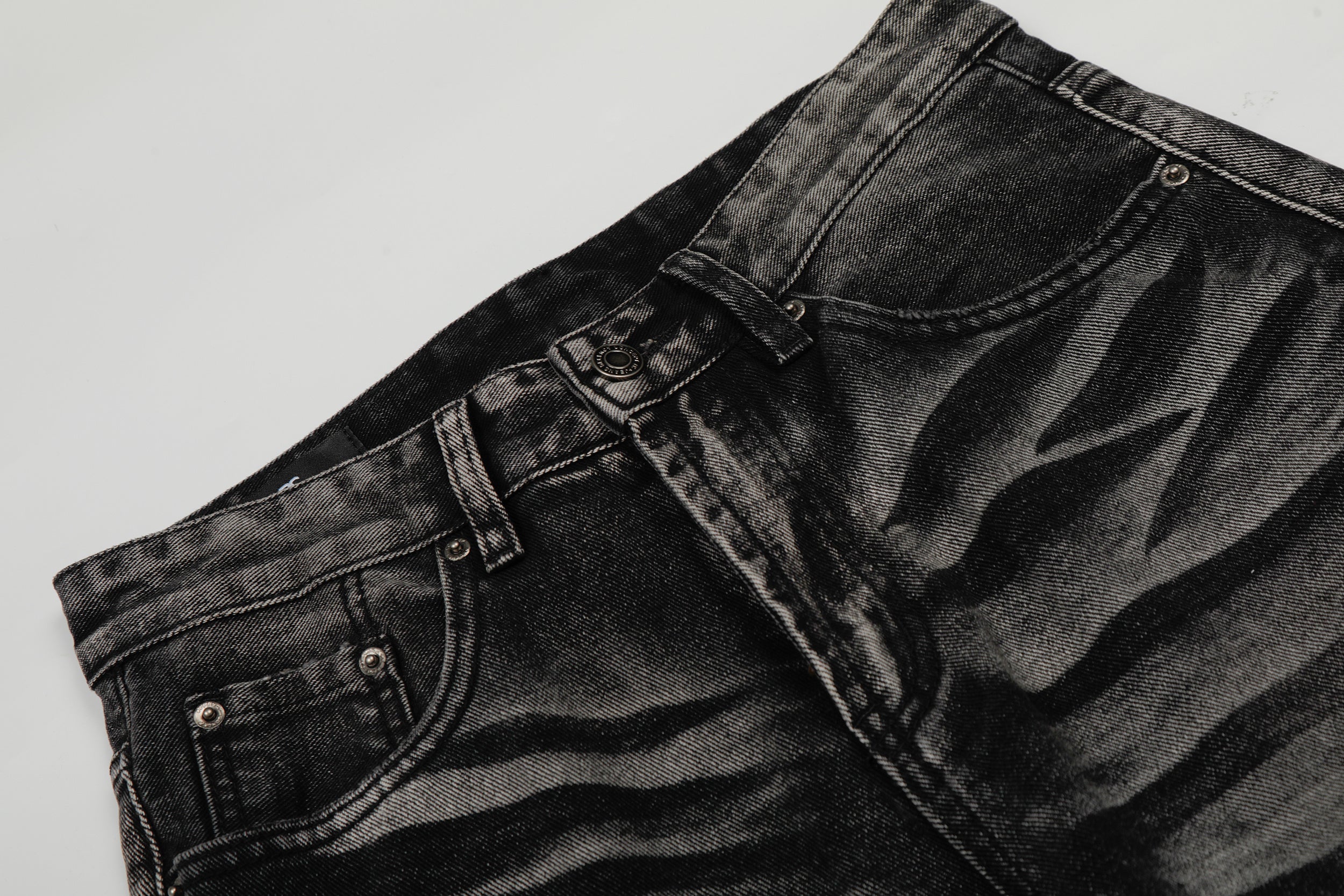 DONOTLOGO Urban Heritage Collection | Unisex Oversized Cat Whisker Denim | Retro Aesthetic High-Rise Wide-Leg Bottoms with Authentic Fade Detail
