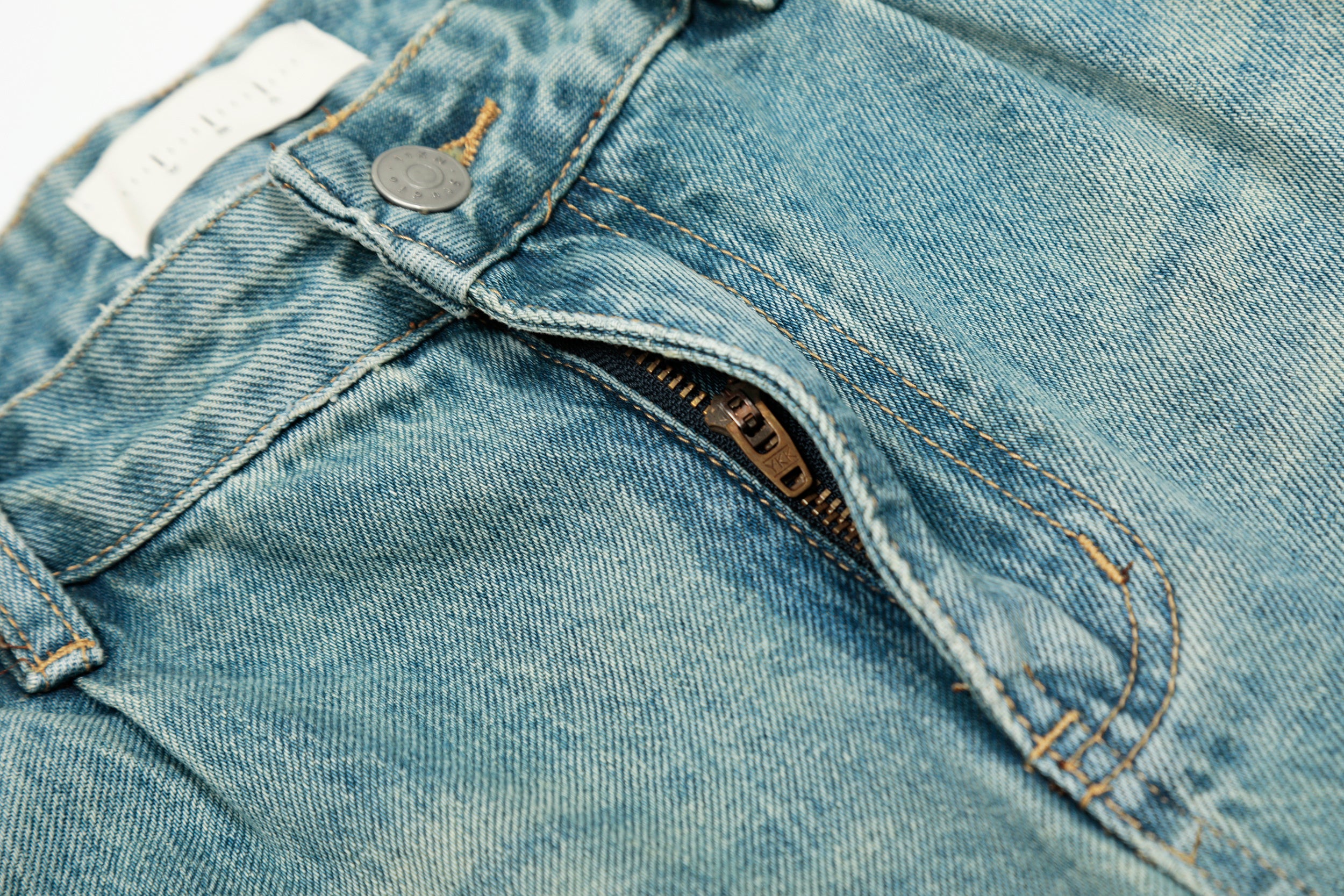 DONOTLOGO Urban Heritage Collection | Unisex Oversized Cropped Denim | Retro Aesthetic High-Rise Wide-Leg Bottoms with Authentic Fade Detail