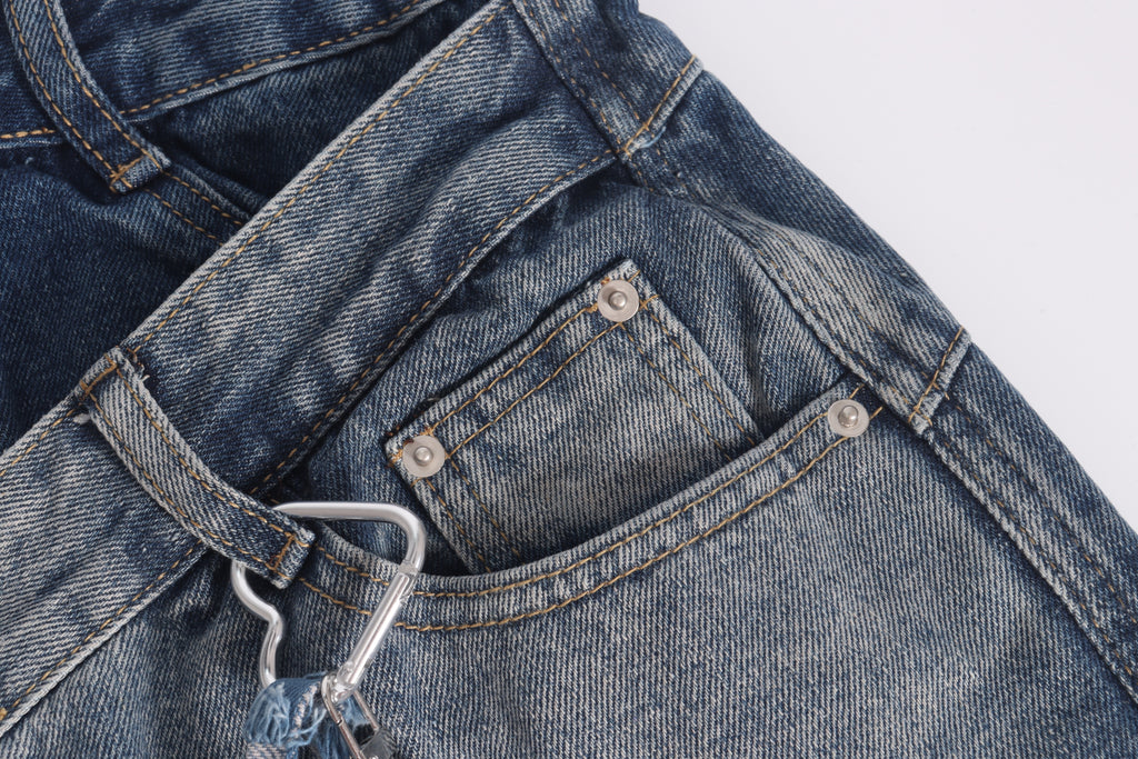 DONOTLOGO Deconstructed Streetwear Aesthetic | Unisex Oversized Baggy Jeans | Vintage Wash with Star Pendant & Frayed Pocket Details