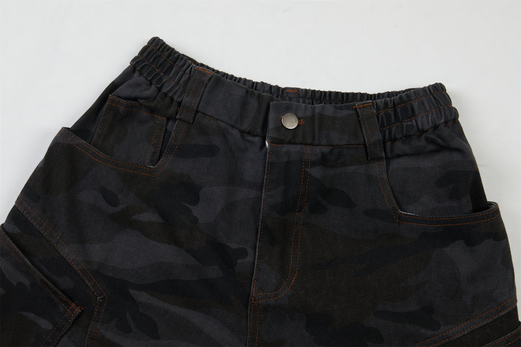 DONOTLOGO Urban Streetwear Collection | Unisex Relaxed Silhouette Camo Pants | Bold Multi-Pocket & Curved Cut & Soft Cotton Blend Fabric