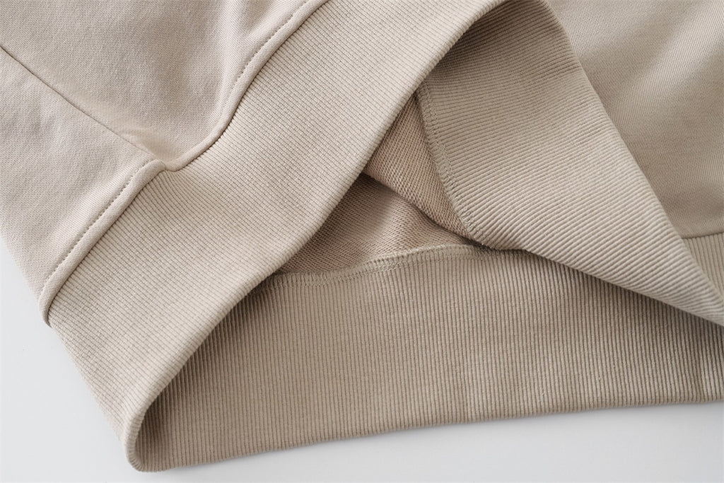 Unisex Street-Style Crewneck Pullover with Cracked Letter Print