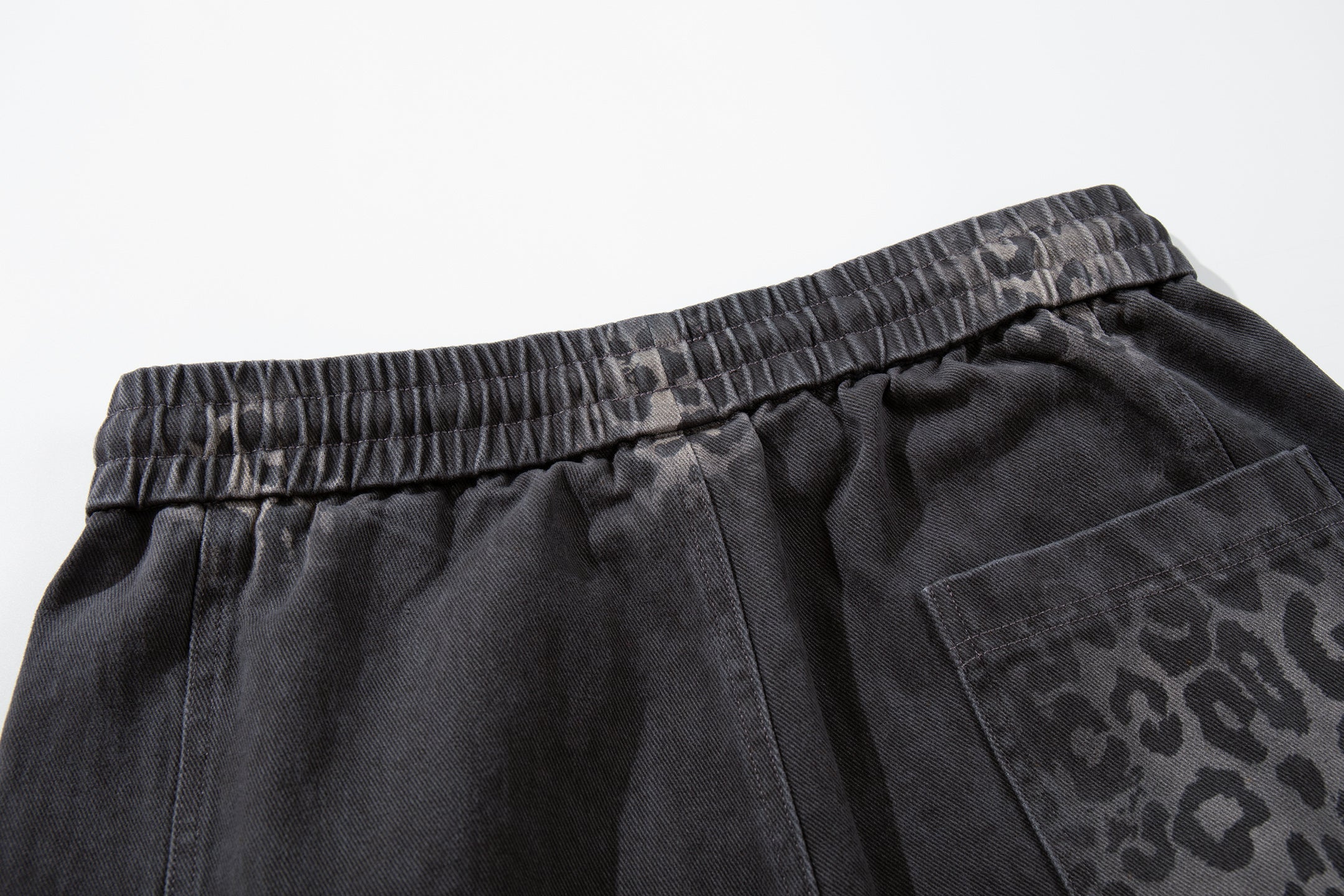 Unisex Trendy Streetwear Leopard-Print Gradient Distressed Curved-Leg Jeans