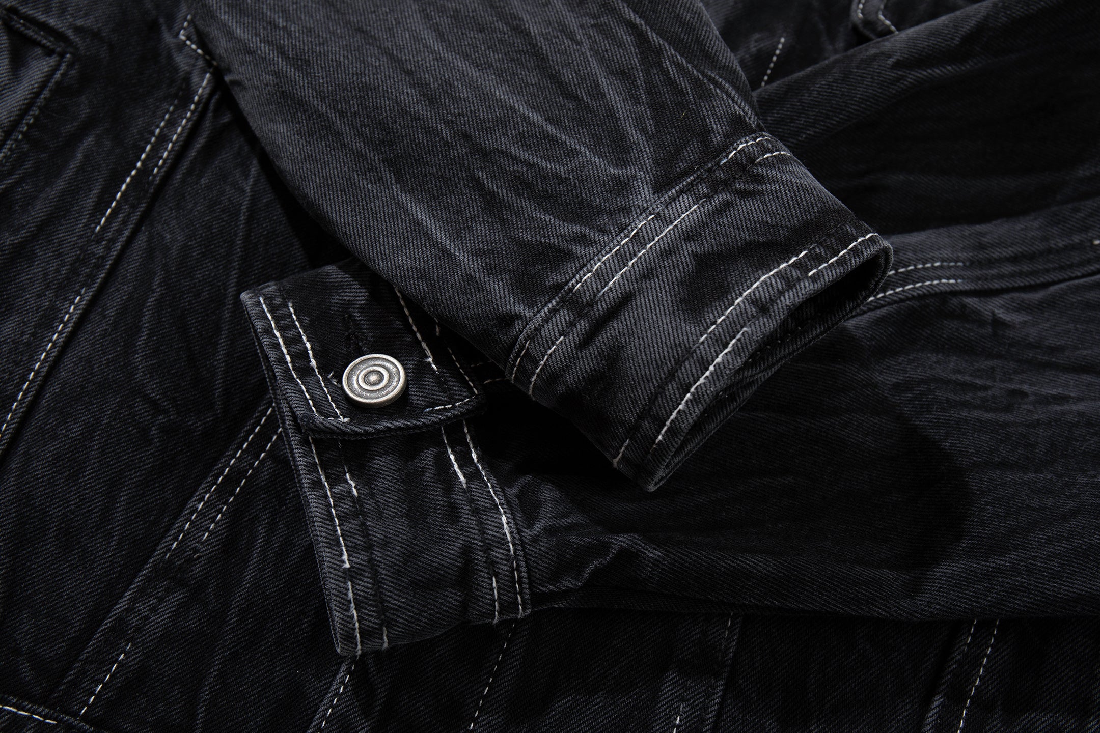 DONOTLOGO Deconstructed Black Denim Jacket - Raw Edge Acid Wash Oversized Jean Jacket - Unisex Grunge Aesthetic Vintage Streetwear