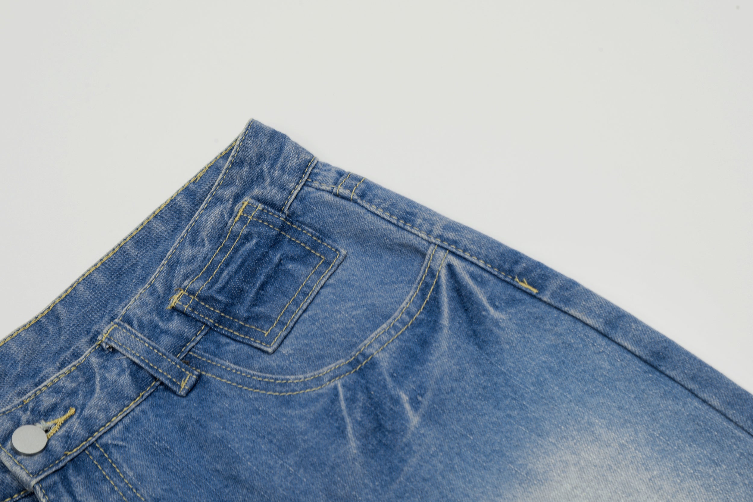DONOTLOGO Vintage Washed Wide-Leg Denim Shorts | Unisex Baggy Capris | Retro American Style 7/8 Length Jeans