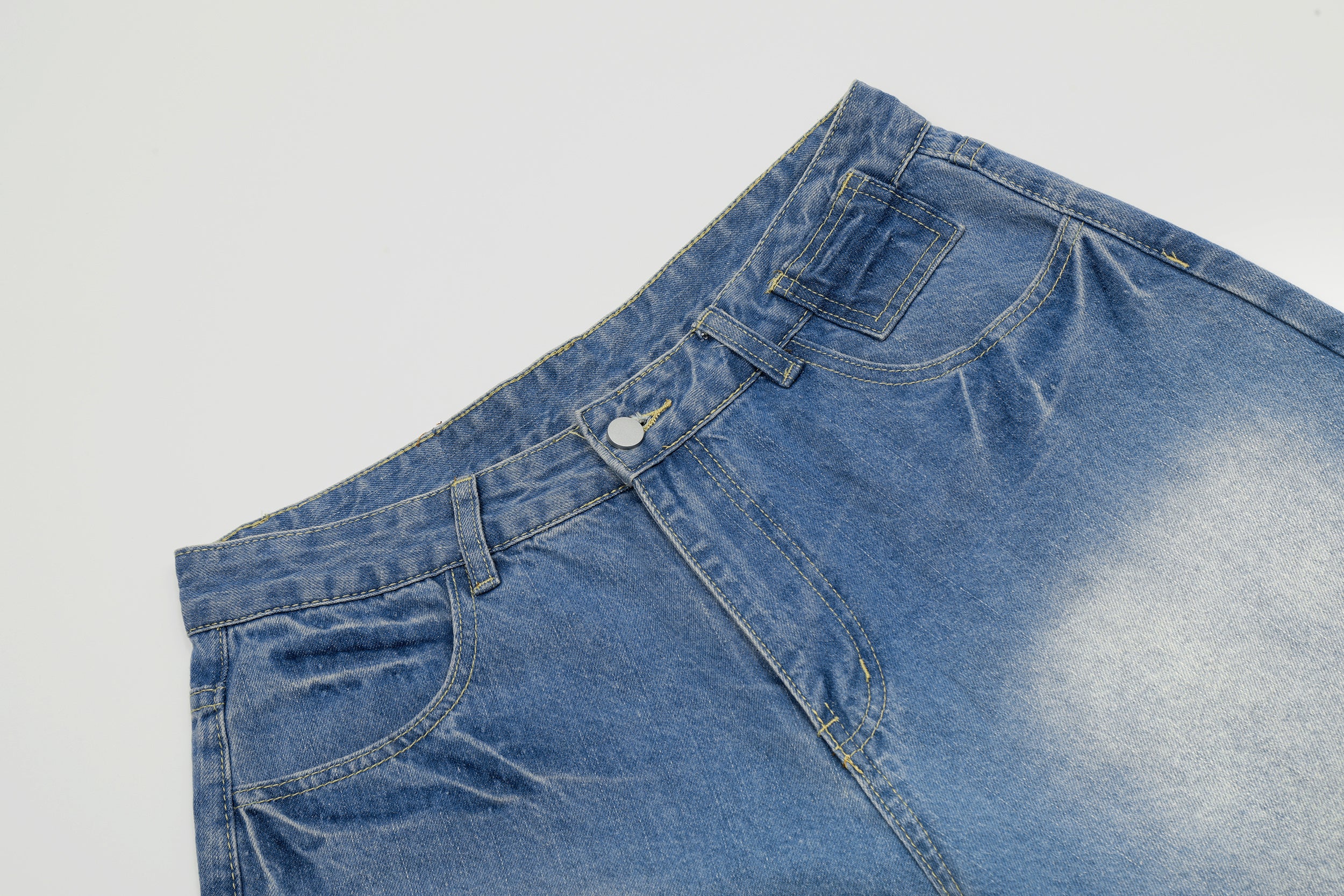 DONOTLOGO Vintage Washed Wide-Leg Denim Shorts | Unisex Baggy Capris | Retro American Style 7/8 Length Jeans