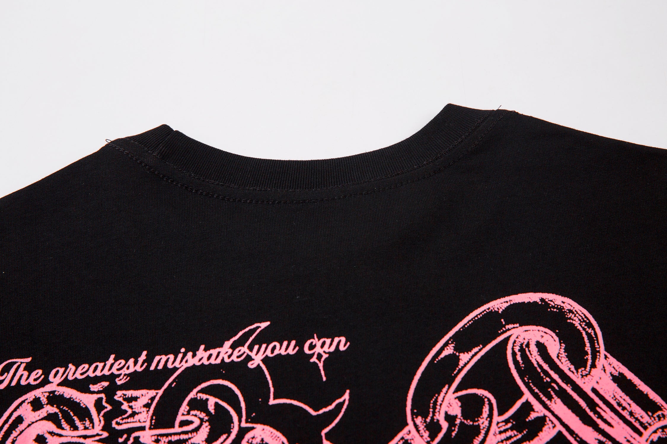 DONOTLOGO Bold Pink & Black Gradient Graphic Tee | Unisex Y2K Oversized Streetwear Top | Retro Anime Style Summer Shirt