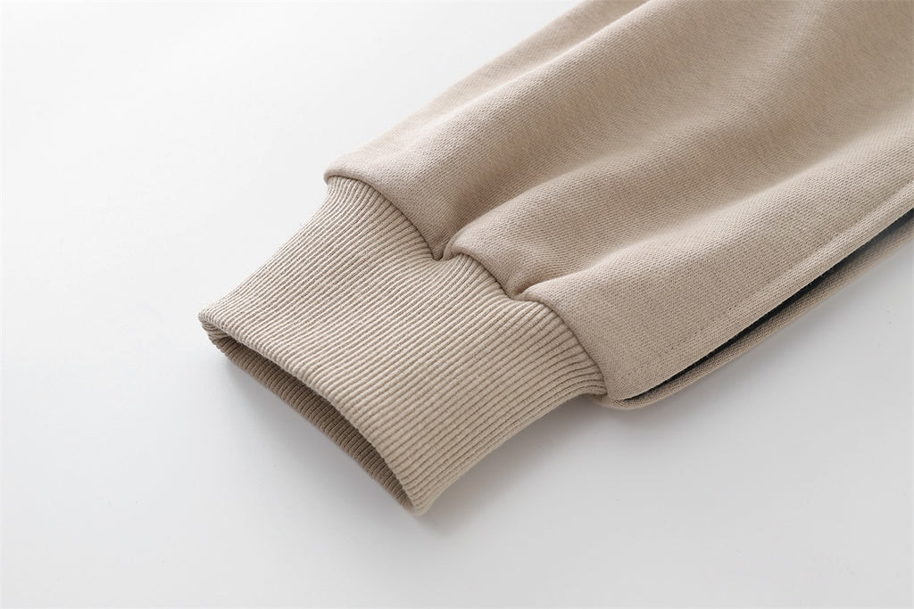 Unisex Street-Style Crewneck Pullover with Cracked Letter Print