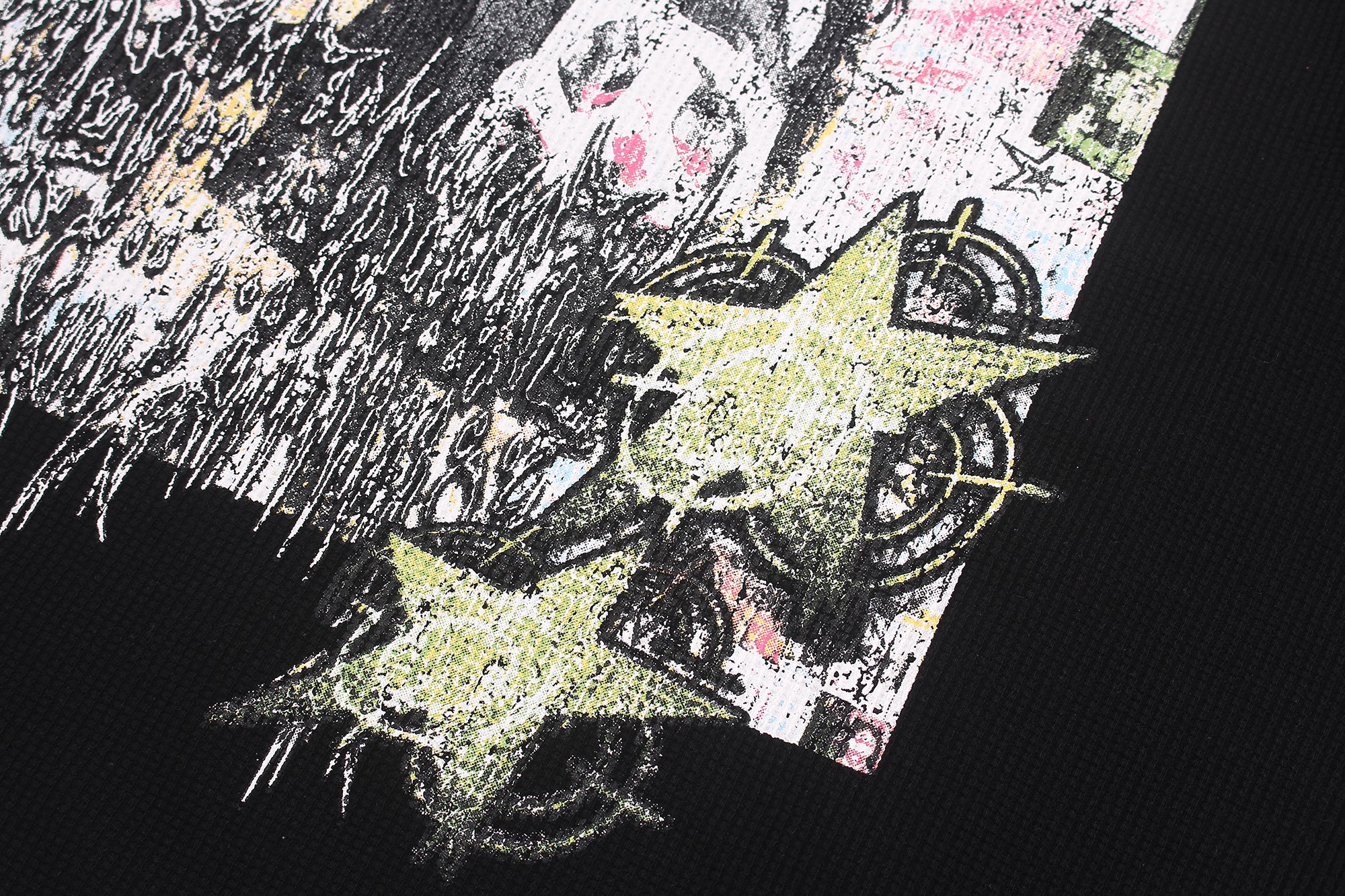DONOTLOGO Urban Streetwear Collection | Unisex Relaxed Silhouette Tee | Bold Graffiti Motif & Soft Waffle Knit Fabric