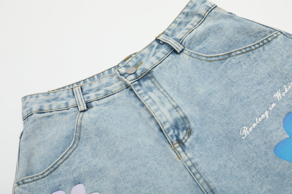 DONOTLOGO Unisex Flower Patch Denim Shorts | Light Wash, High-Waist | Loose Fit Summer Must-Have