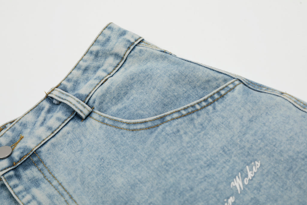 DONOTLOGO Unisex Flower Patch Denim Shorts | Light Wash, High-Waist | Loose Fit Summer Must-Have