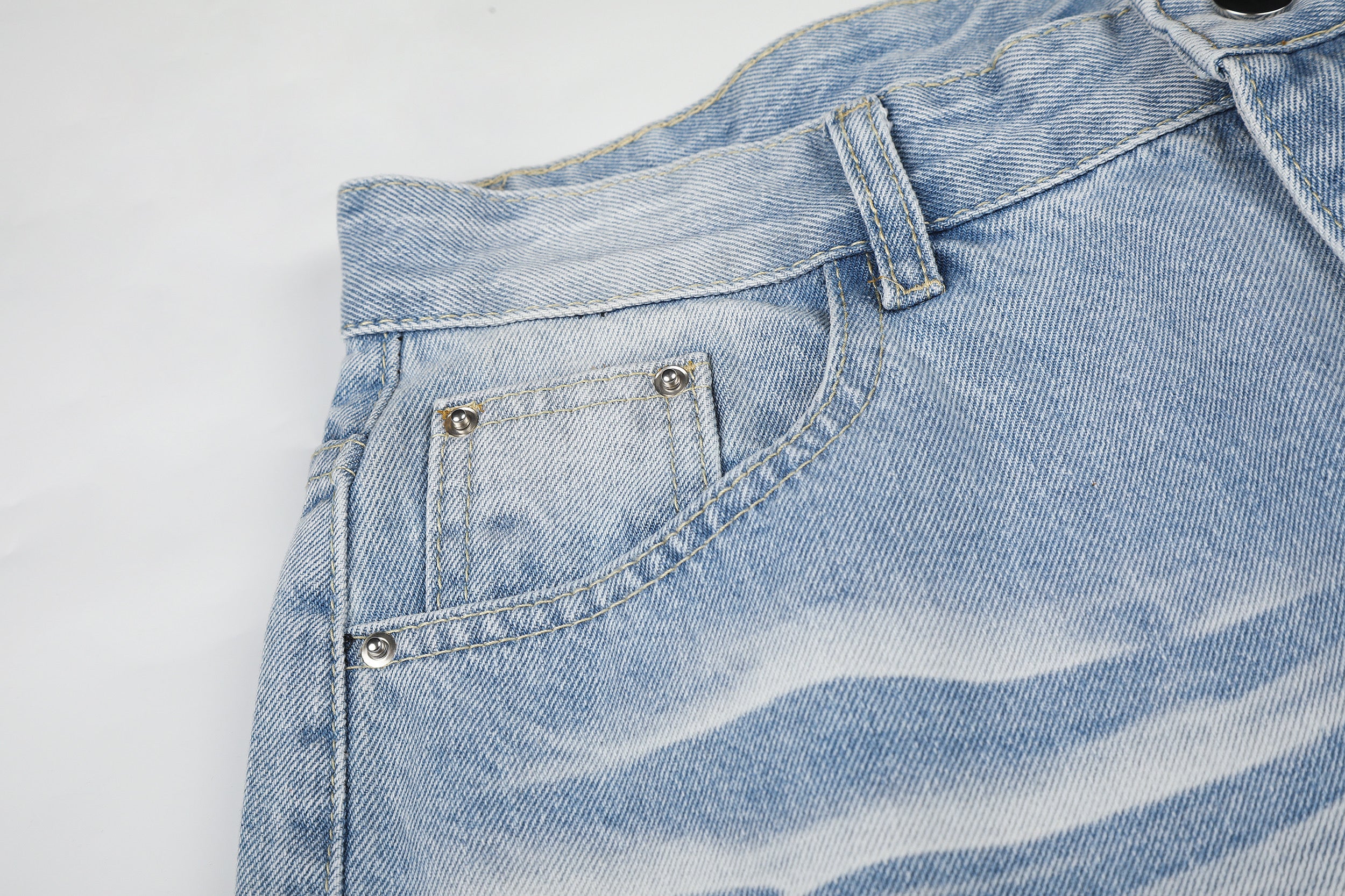 DONOTLOGO Urban Edge Collection | Unisex Relaxed Fit Denim Jeans | Bold Rivet Pocket Detail & Vintage Wash Finish with Classic Cotton Denim Fabric