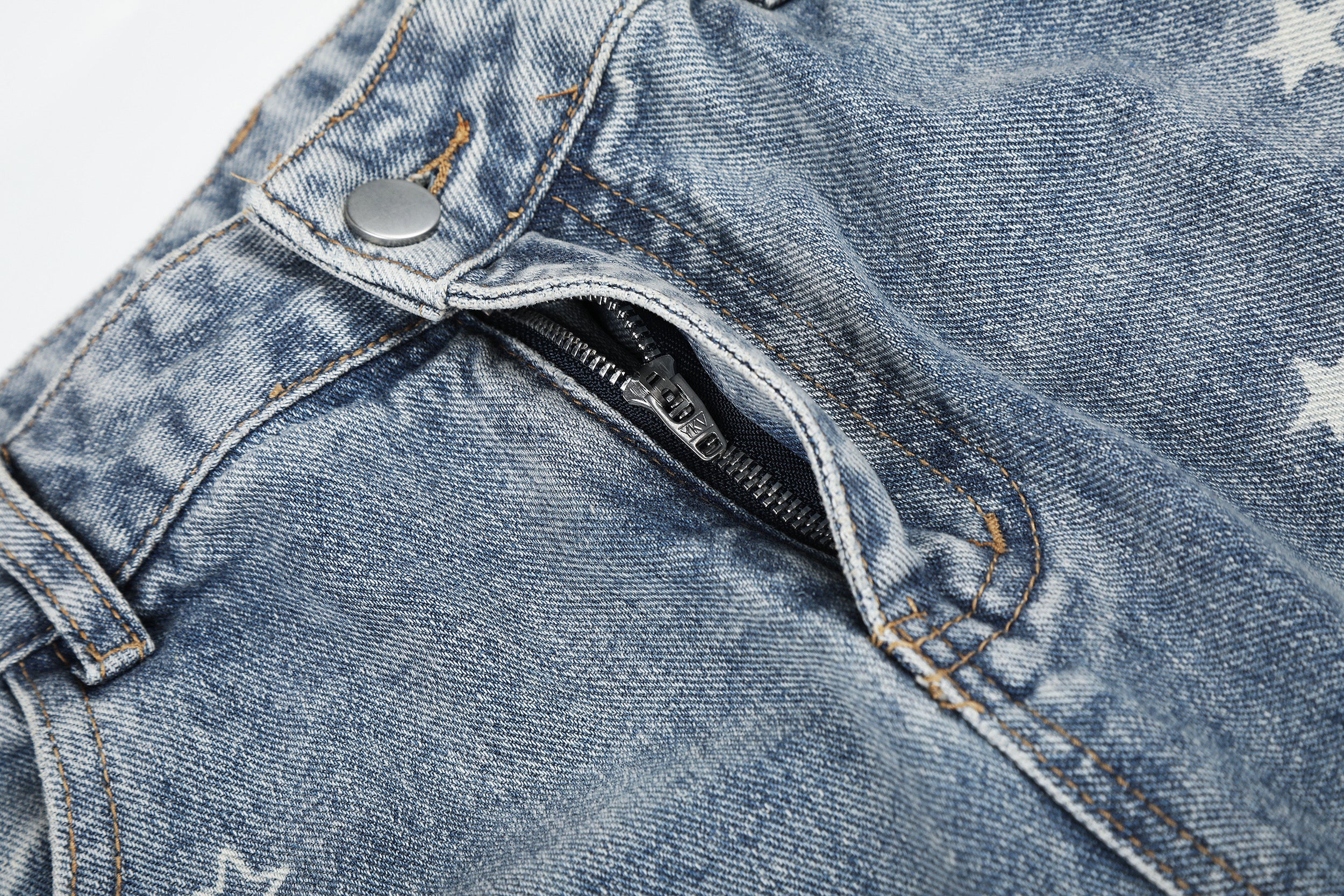 DONOTLOGO Urban Edge Collection | Unisex Relaxed Fit Denim Jeans | Bold Star Embroidery & Ripped Wash Finish with Classic Cotton Denim Fabric