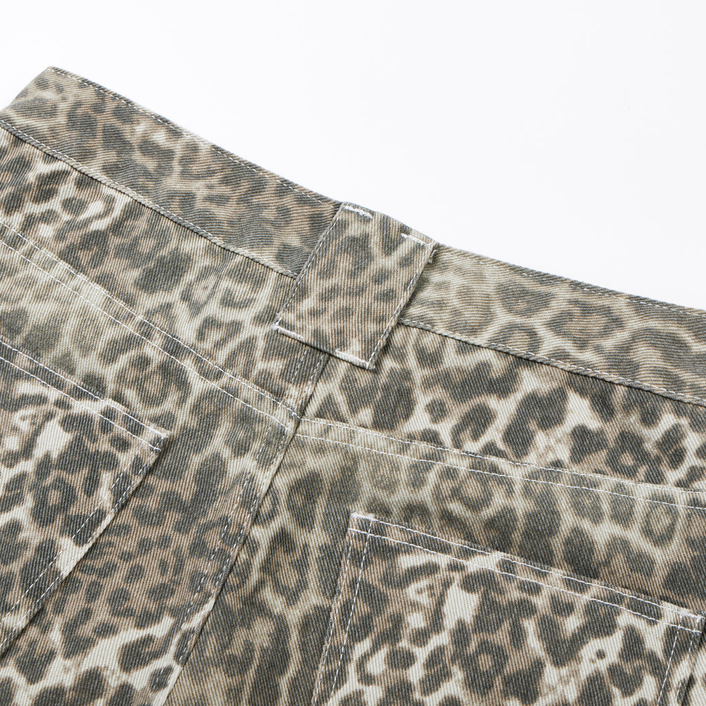 DONOTLOGO Retro Leopard Baggy Denim Shorts | Unisex Y2K Wide Leg Trousers with Bold Animal Print | High Street Relaxed Fit Bottoms
