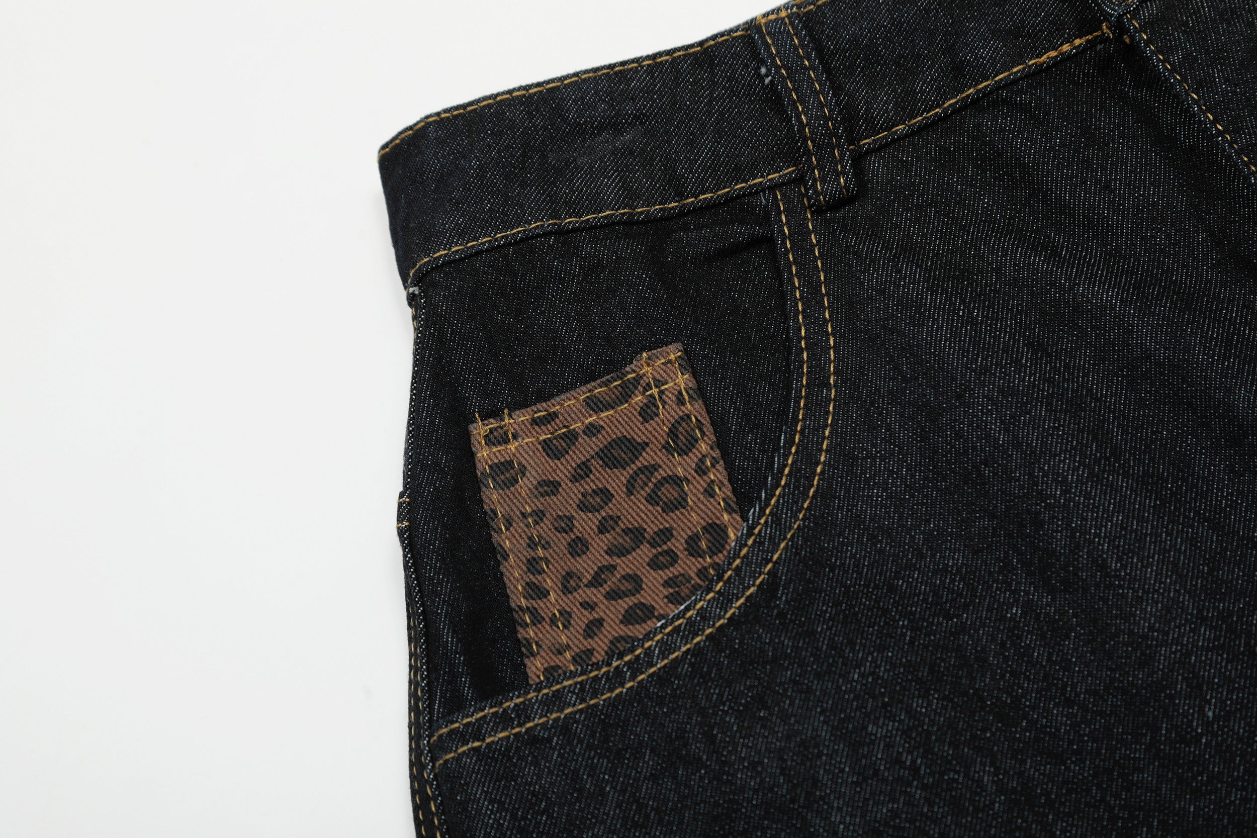 Unisex Vintage Leopard Applique Denim Jeans