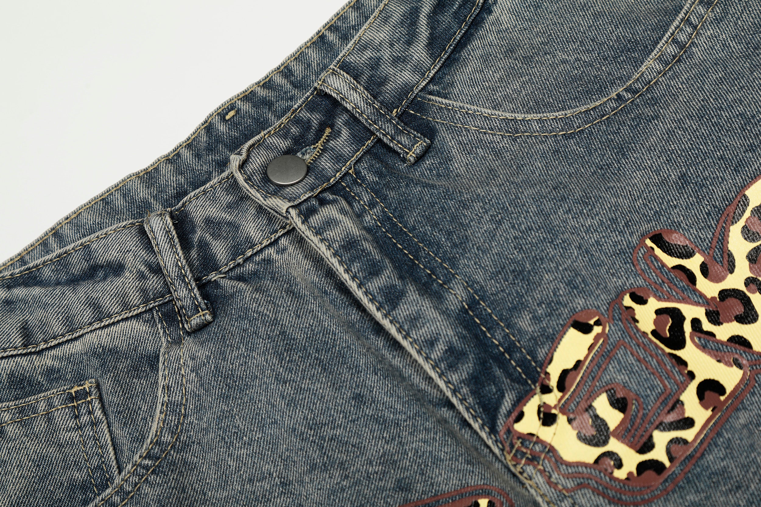 DONOTLOGO Urban Streetwear Collection | Unisex Relaxed Silhouette Jeans | Bold Leopard Star Motif & Soft Denim Fabric
