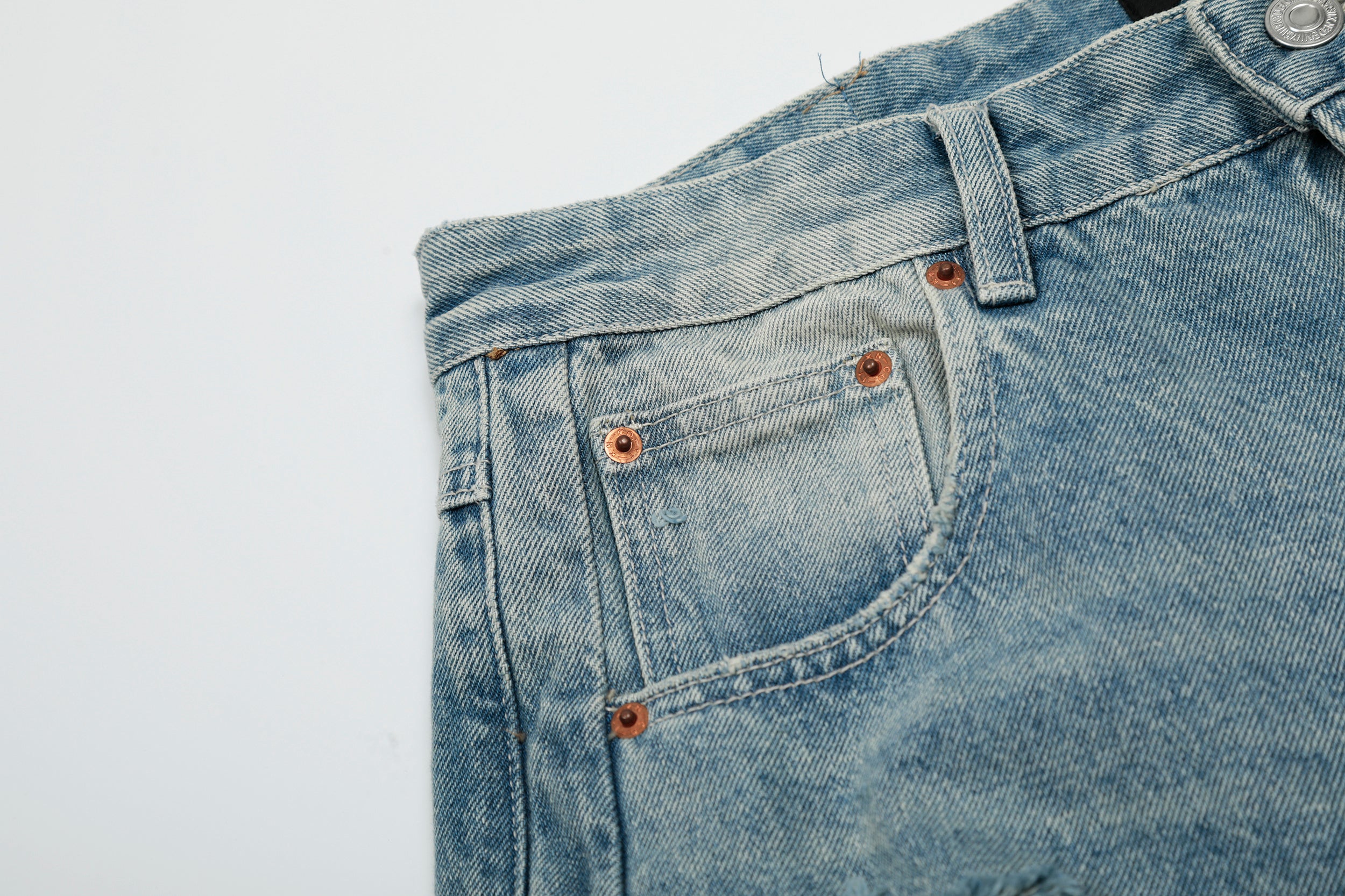 DONOTLOGO Urban Heritage Collection | Unisex Oversized Cropped Denim | Retro Aesthetic High-Rise Wide-Leg Bottoms with Authentic Fade Detail