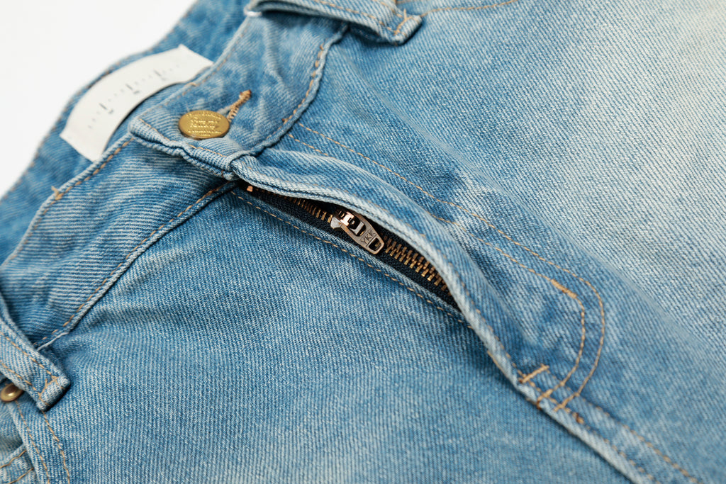 DONOTLOGO Urban Heritage Collection | Unisex Oversized Cropped Denim | Retro Aesthetic High-Rise Wide-Leg Bottoms with Authentic Fade Detail
